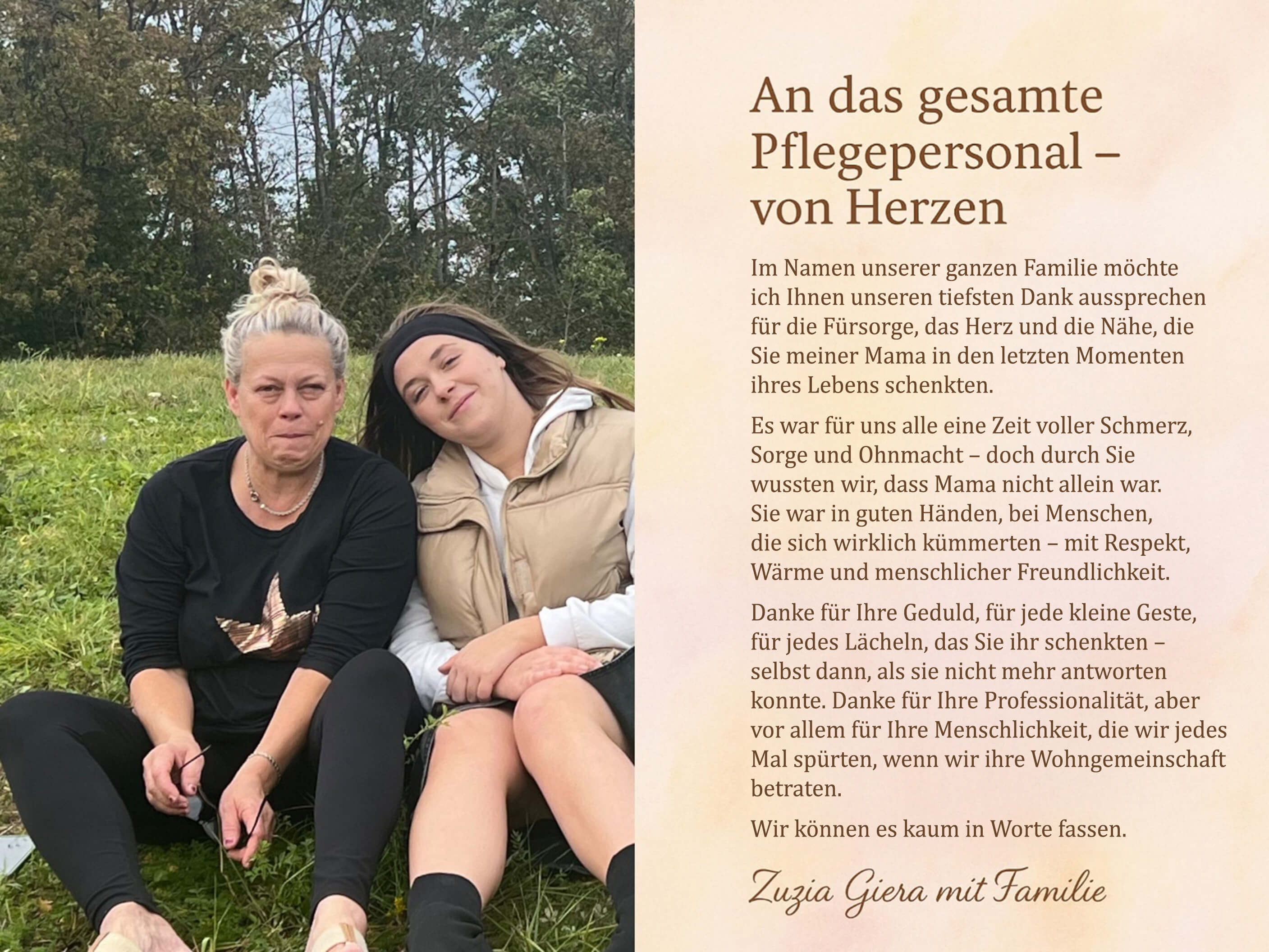 Zwei Frauen sitzen entspannt auf einer Wiese und zeigen einen herzlichen Dankesbrief für das Pflegepersonal.